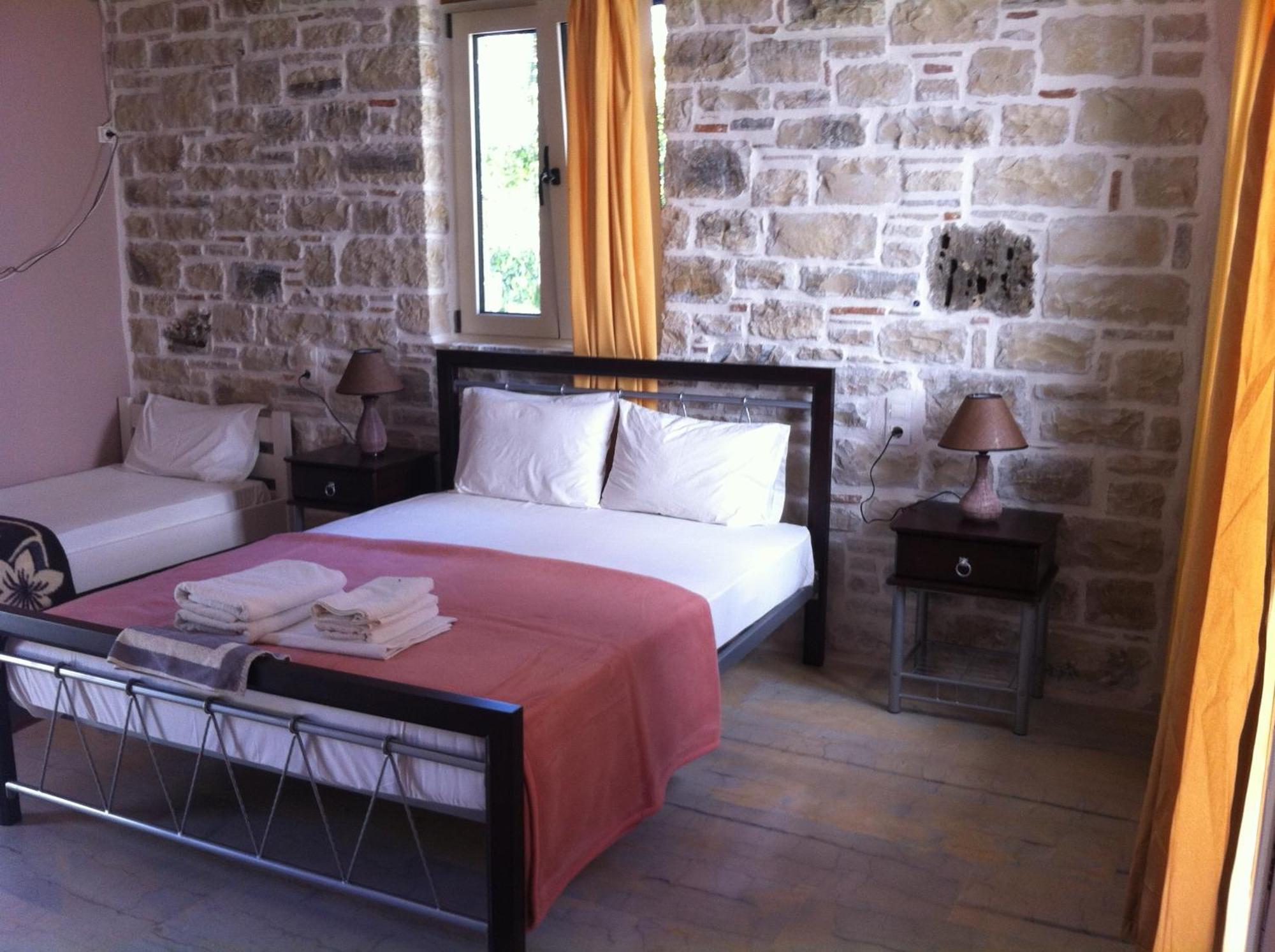 Antonios Hotel Apartments Матала Экстерьер фото